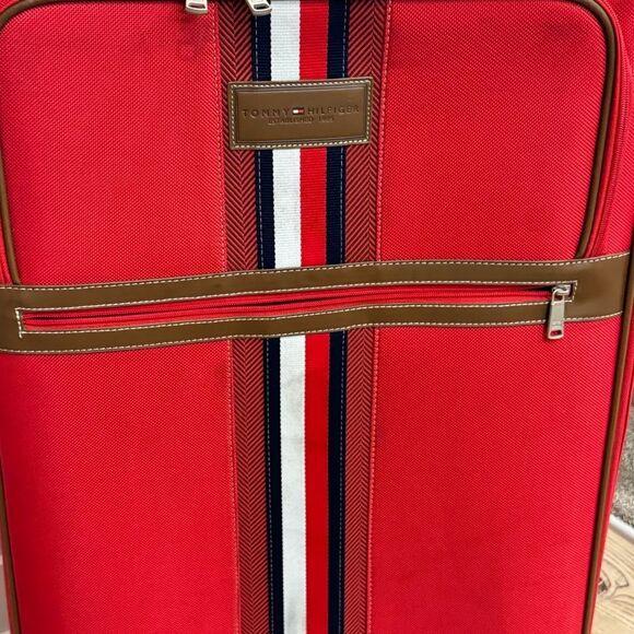 Tommy Hilfiger Logan 28" Softside Spinner, luggage, suitcase travel bag - Picture 15 of 16